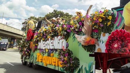 Desfile Avenida Primavera abrirá la Feria de las Flores 2026 con 26 carrozas y grandes artistas en Medellín