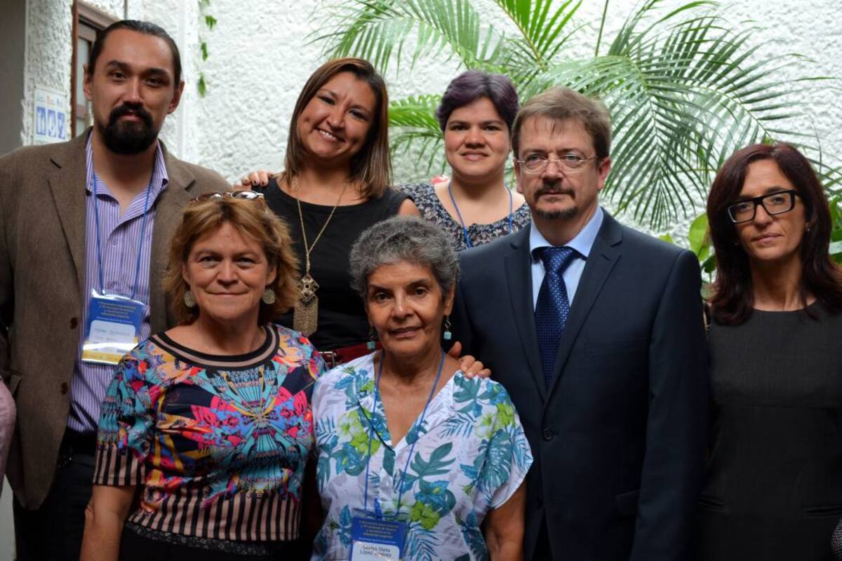 También en el marco de Ulibro se llevó a cabo en la Unab, una sesión del Encuentro Nacional e Internacional de Lectura y Escritura en la Educación Superior. Aparecen en la foto: Gladys López, Elizabeth Narváez, Thomas Massao, Yolanda Carrillo Rivera, Sandra Oróstegui, Valdir Barzotto y Analía Gerbaudo. (Foto: Foto: Suministrada / Jesús David Carrillo / VANGUARDIA LIBERAL)