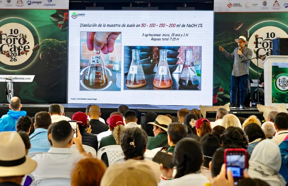 El foro del Café reunió a más de 400 personas.