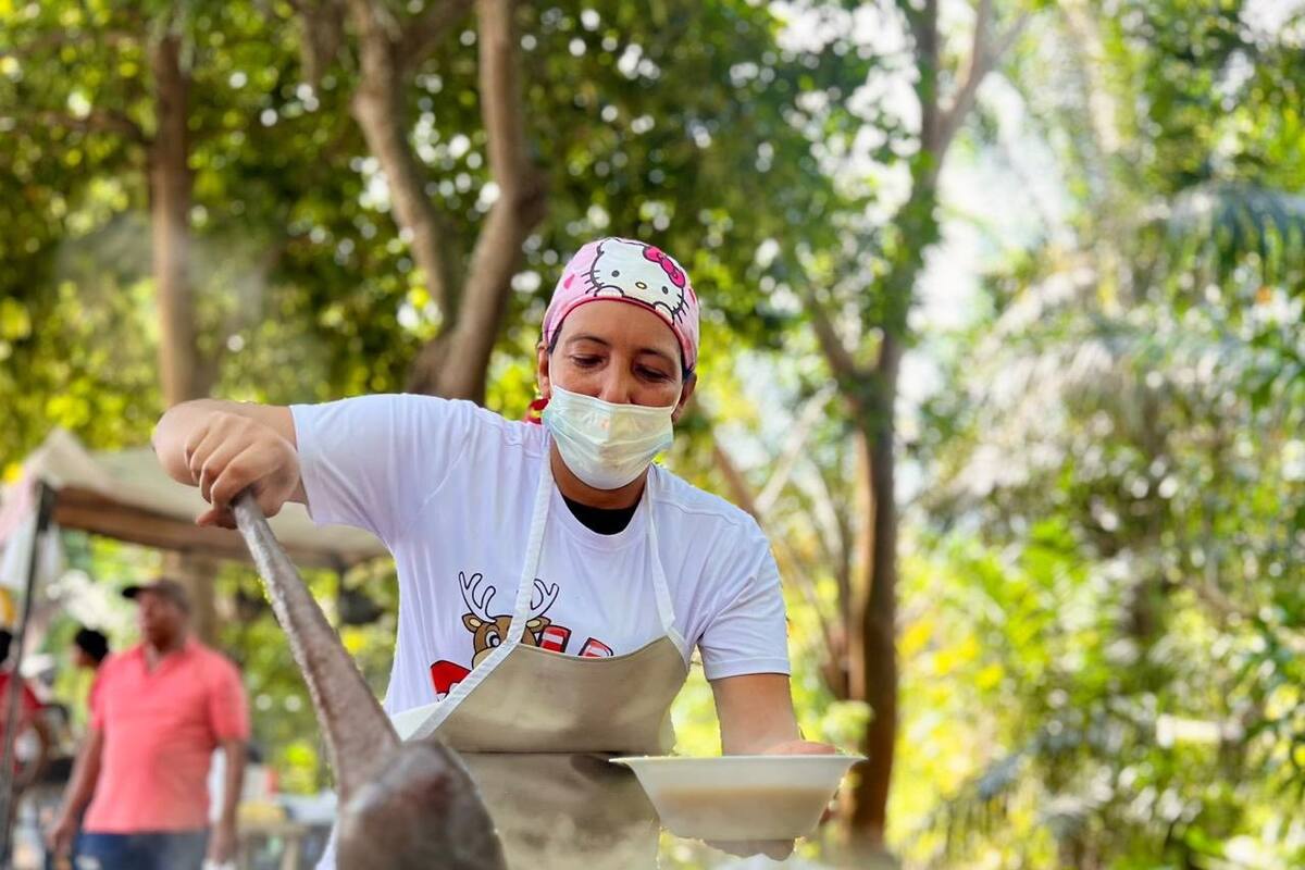Tradicional Festival del Sancocho en el parque del barrio Cincuentenario en Barrancabermeja deleitó los paladares.