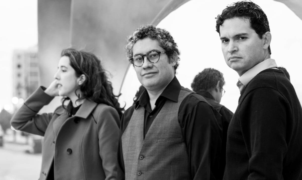 Tres voces contra el silencio presenta al Reverón Piano Trio en un recital que explora la riqueza expresiva de la música de cámara a través de obras de Mel Bonis, Amy Beach y Dmitri Shostakóvich.