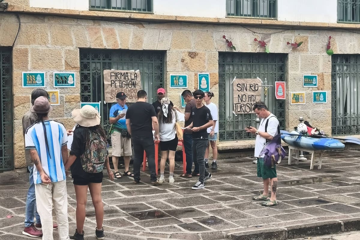 Una firmatón y un plantón hicieron parte del lanazamiento de la sexta edición del Festival Un Grito por el Agua.