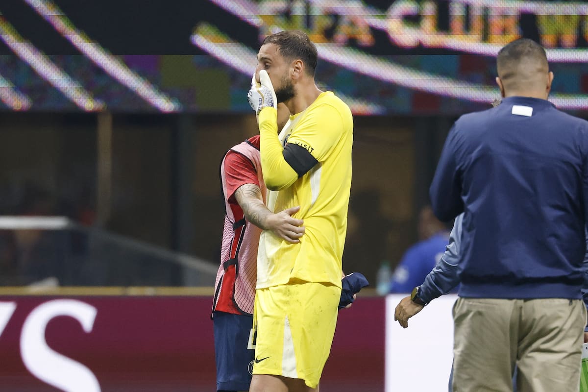 ATLANTA (United States), 05/07/2025.- PSG goalkeeper Gianluigi Donnarumma reacts after Munich's Jamal Musiala was injured in a crash with him during the FIFA Club World Cup 2025 match between Paris Saint-Germain and FC Bayern Munich, in Atlanta, Georgia, USA, 05 July 2025. (Mundial de Fútbol) EFE/EPA/ERIK S. LESSER