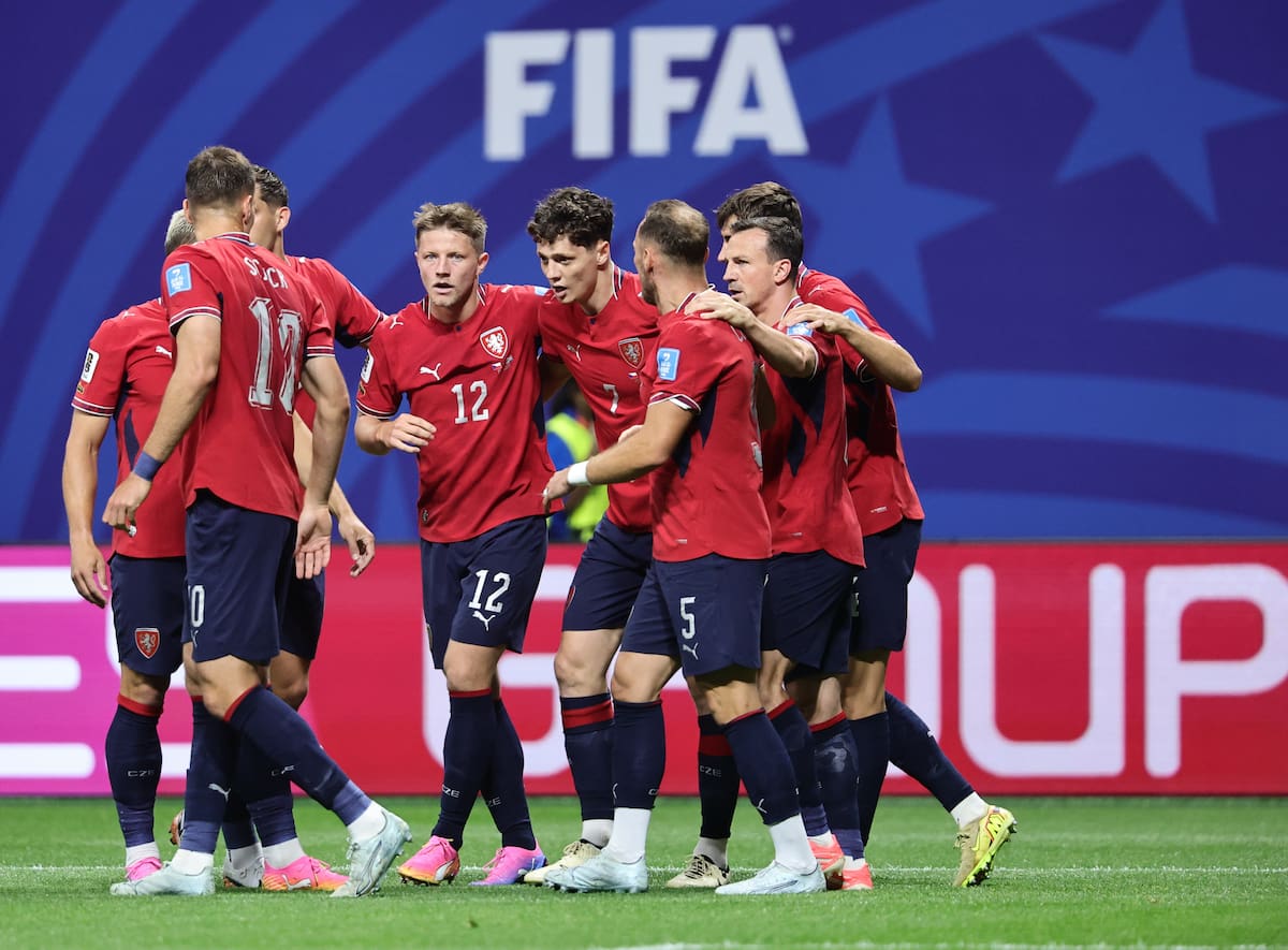 ATLANTA (United States), 18/06/2026.- Michal Sadilek of Czech Republic (C) celebrates with teammates after scoring the 1-0 opening goal during the FIFA World Cup 2026 group stage match Czechia against South Africa, in Atlanta, USA, 18 June 2026. (República Checa, Sudáfrica) EFE/EPA/RONALD WITTEK