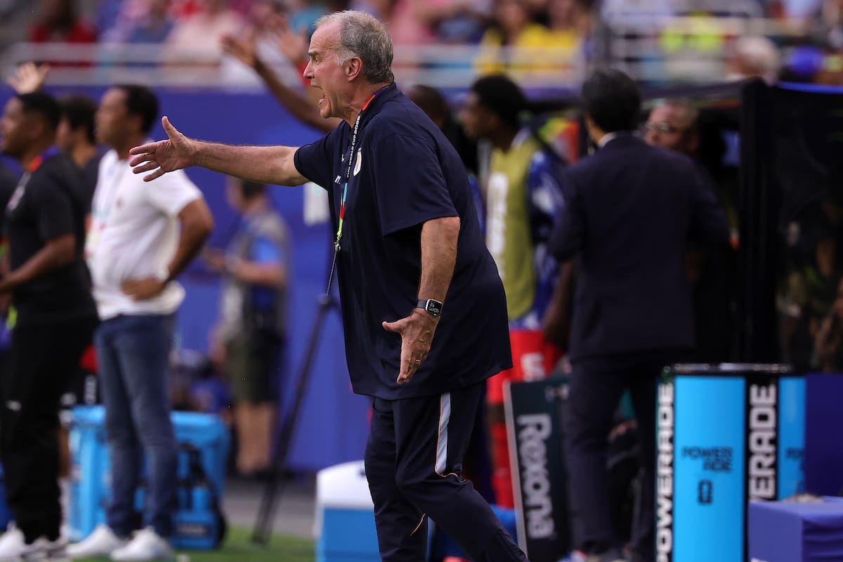 MIAMI (United States), 21/06/2026.- Uruguay's head coach Marcelo Bielsa gestures during the FIFA World Cup 2026 group stage match Uruguay against Cape Verde, in Miami, Florida, USA, 21 June 2026. (Cabo Verde) EFE/EPA/CRISTOBAL HERRERA-ULASHKEVICH