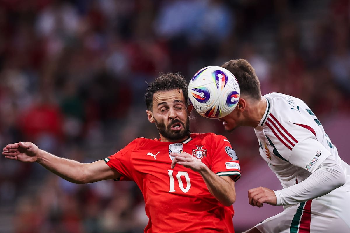 Budapest (Hungary), 09/09/2025.- Hungary's Attila Szalai in action against Portugal's Bernardo Silva (L) during the FIFA World Cup qualifying match against Hungary, that will take place tonight, in Budapest, Hungary, 09 September 2025. (Mundial de Fútbol, Hungría) EFE/EPA/JOSE SENA GOULAO