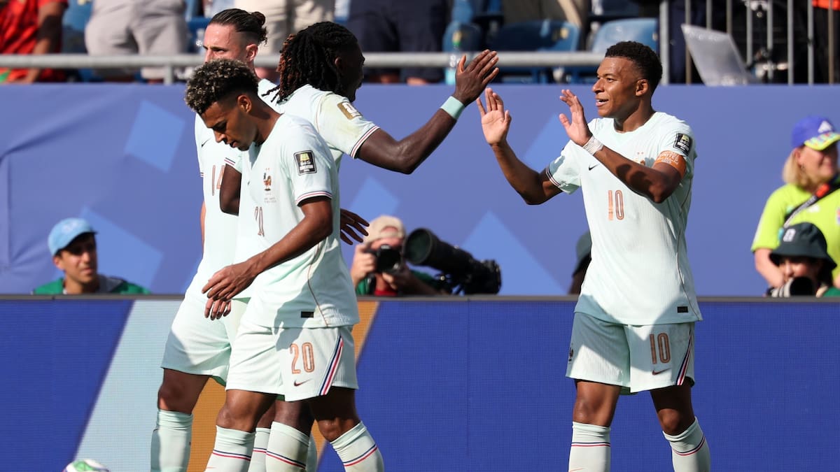 BOSTON (United States), 09/07/2026.- Kylian Mbappe of France (R) celebrates with his teammates after scoring the 1-0 goal during the FIFA World Cup 2026 quarterfinals match France against Morocco, in Boston, Massachusetts, USA, 09 July 2026. (Francia, Marruecos) EFE/EPA/SARAH YENESEL