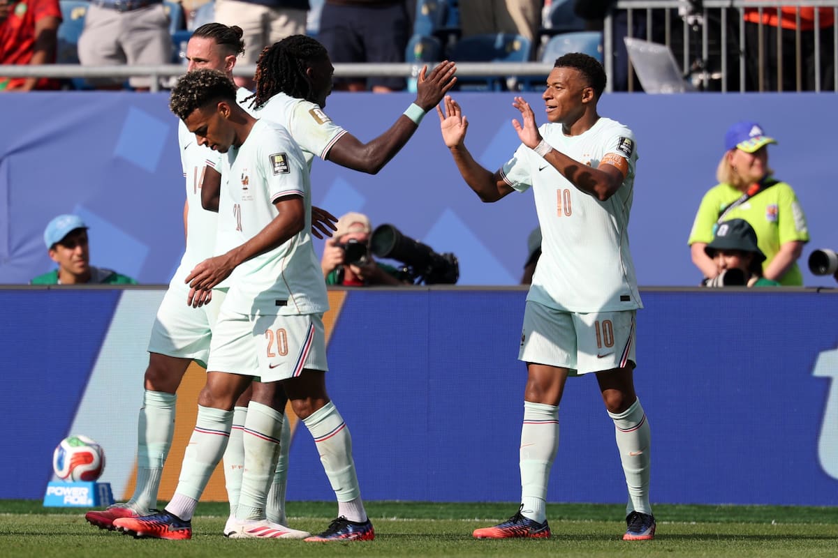 BOSTON (United States), 09/07/2026.- Kylian Mbappe of France (R) celebrates with his teammates after scoring the 1-0 goal during the FIFA World Cup 2026 quarterfinals match France against Morocco, in Boston, Massachusetts, USA, 09 July 2026. (Francia, Marruecos) EFE/EPA/SARAH YENESEL