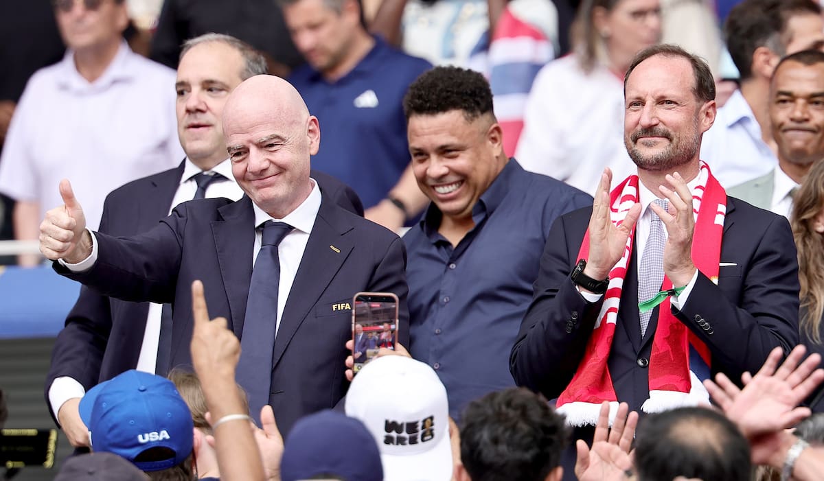 MIAMI (United States), 11/07/2026.- (from L) FIFA president Gianni Infantino, former Brazilian international Ronaldo and Norwegian Crown Prince Haakon look on before the FIFA World Cup 2026 quarterfinals match Norway against England, in Miami, USA, 11 July 2026. (Noruega) EFE/EPA/RONALD WITTEK