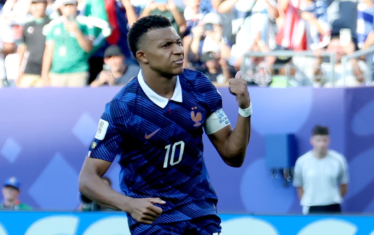 PHILADELPHIA (United States), 05/07/2026.- Kylian Mbappe of France celebrates after scoring the opening goal with a penalty during the FIFA World Cup 2026 Round of 16 match Paraguay against France, in Philadelphia, USA, 04 July 2026. (Francia, Filadelfia) EFE/EPA/SARAH YENESEL