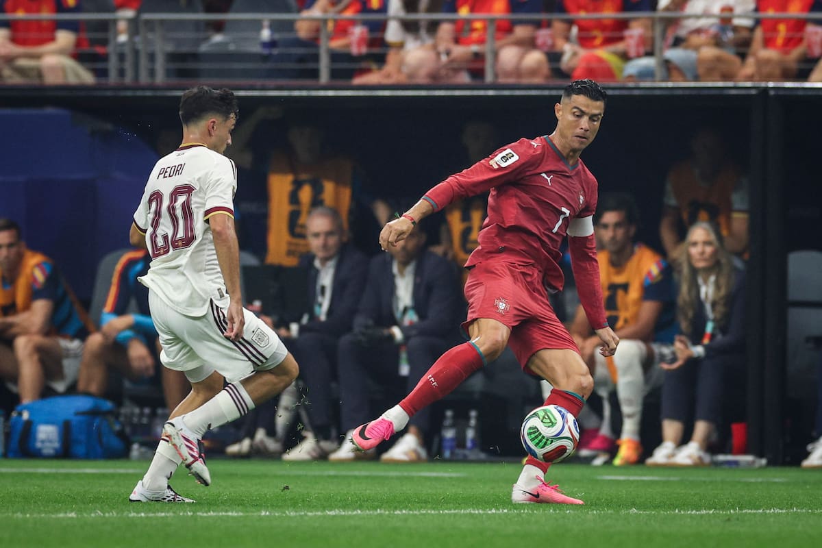 Arlington (United States), 06/07/2026.- Portugal's Cristiano Ronaldo (R) in action against Spain's Pedri during the FIFA World Cup 2026 Round of 16 match Portugal against Spain, in Dallas, Texas, USA, 06 July 2026. (España) EFE/EPA/MIGUEL A. LOPES