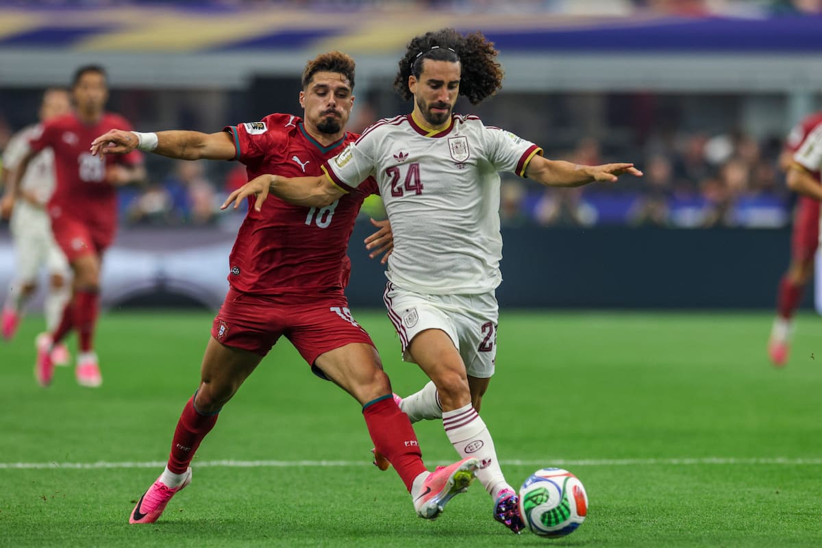 Arlington (United States), 06/07/2026.- Portugal's Pedro Neto (L) in action against Spain's Marc Cucurella during the FIFA World Cup 2026 Round of 16 match Portugal against Spain, in Dallas, Texas, USA, 06 July 2026. (España) EFE/EPA/MIGUEL A. LOPES