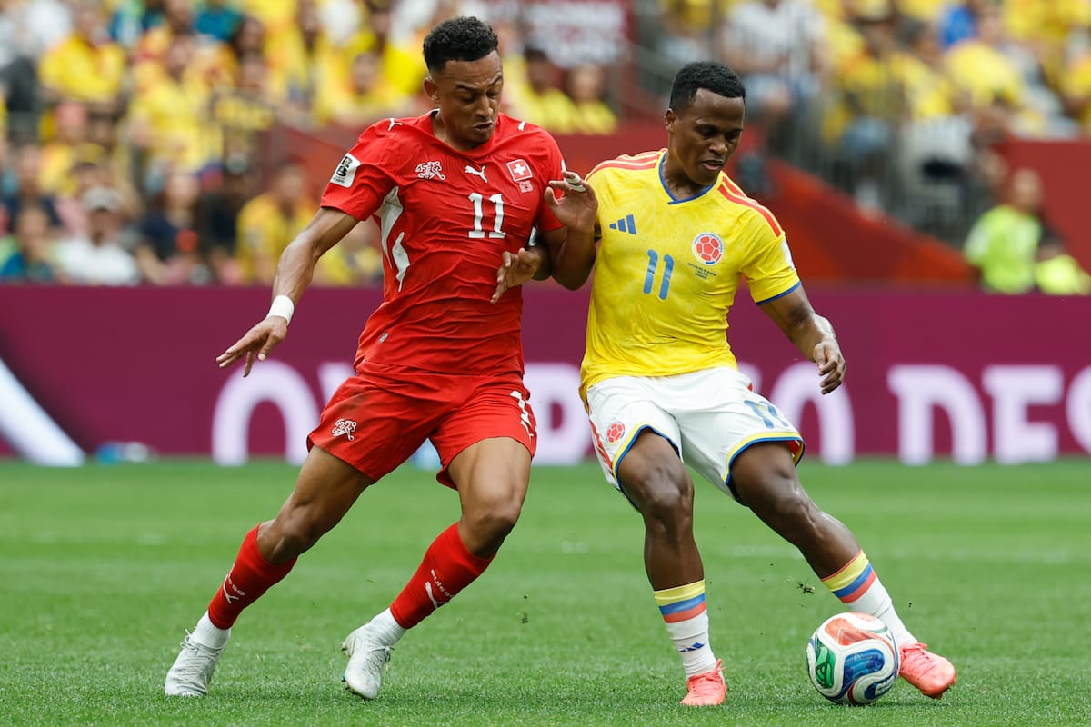 VANCOUVER (Canada), 07/07/2026.- Switzerland's Dan Ndoye (L) in action against Colombia's Jhon Arias (R) during the FIFA World Cup 2026 Round of 16 match Switzerland against Colombia, in Vancouver, Canada, 07 July 2026. (Suiza) EFE/EPA/PETER KLAUNZER