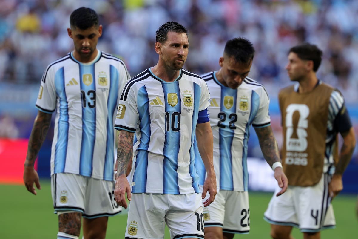 MIAMI (United States), 04/07/2026.- Lionel Messi of Argentina and teammates leave the pitch at half time during the FIFA World Cup 2026 Round of 32 match Argentina against Cape Verde, in Miami, Florida, USA, 03 July 2026. (Cabo Verde) EFE/EPA/CRISTOBAL HERRERA-ULASHKEVICH