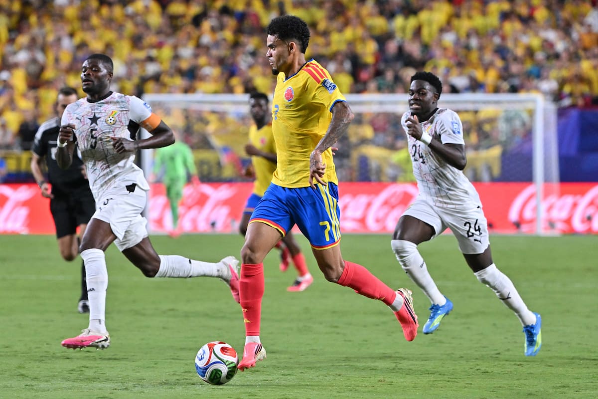 KANSAS CITY (United States), 04/07/2026.- Luis Diaz of Colombia (C) in action during during the FIFA World Cup 2026 Round of 32 match Colombia against Ghana, in Kansas City, Missouri, USA, 03 July 2026. EFE/EPA/AMY KONTRAS