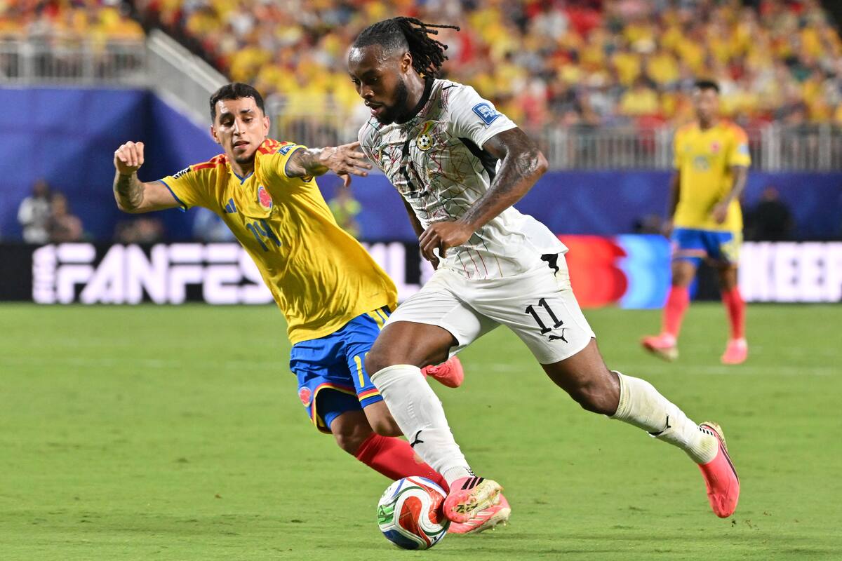 KANSAS CITY (United States), 04/07/2026.- Gustavo Puerta of Colombia (L) in action against Antoine Semenyo of Ghana (R) during the FIFA World Cup 2026 Round of 32 match Colombia against Ghana, in Kansas City, Missouri, USA, 03 July 2026. EFE/EPA/AMY KONTRAS