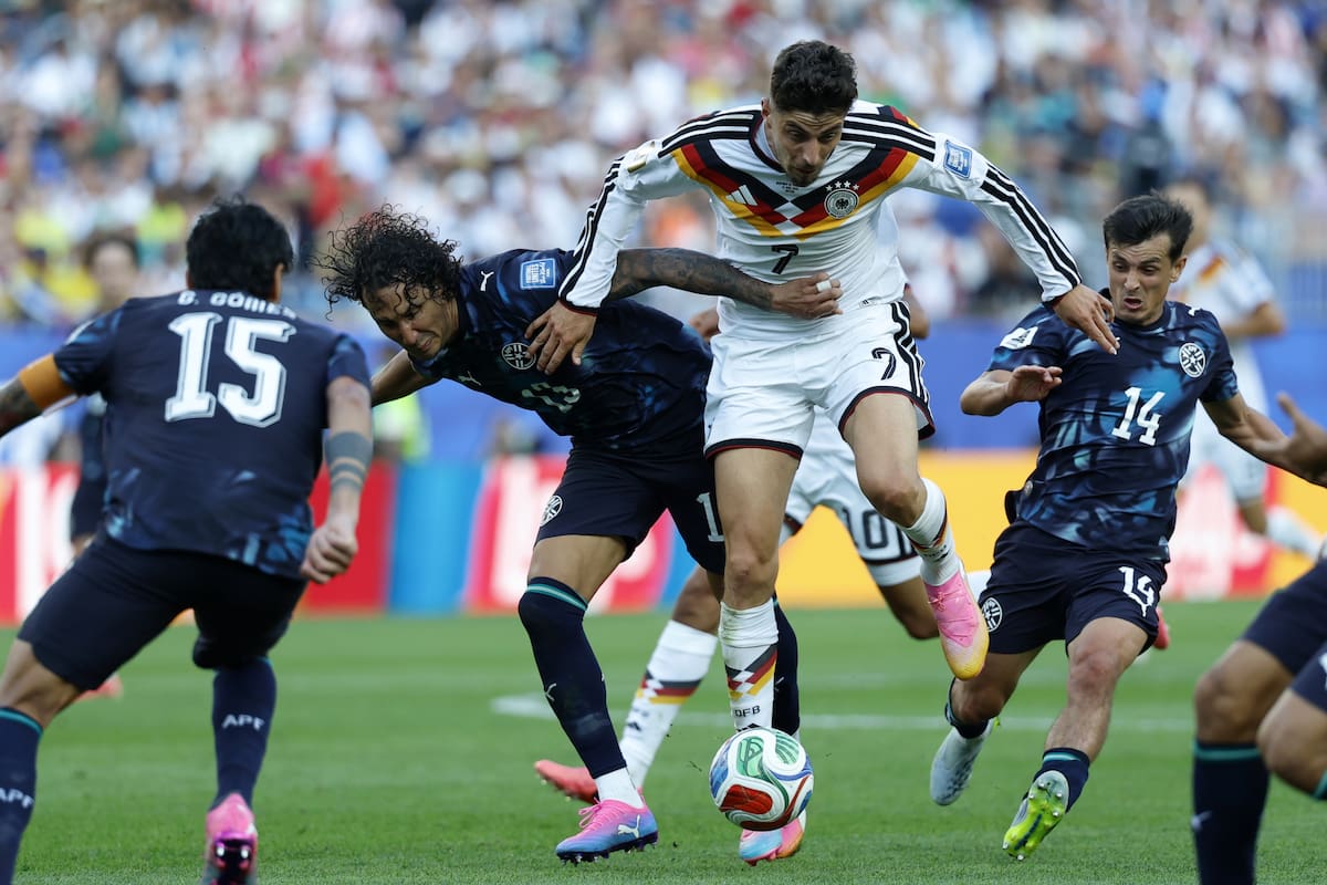 FOXBOROUGH (United States), 30/06/2026.- Jose Canale of Paraguay (L) in action against Kai Havertz of Germany (R) during the FIFA World Cup 2026 Round of 32 match Germany against Paraguay, in Boston, Massachusetts, USA, 29 June 2026. (Alemania) EFE/EPA/GREG COOPER