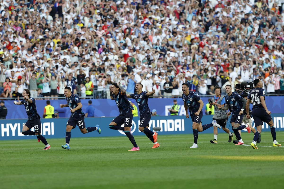 FOXBOROUGH (United States), 30/06/2026.- Players of Paraguay celebrate winning the FIFA World Cup 2026 Round of 32 match Germany against Paraguay, in Boston, Massachusetts, USA, 29 June 2026. (Alemania) EFE/EPA/GREG COOPER
