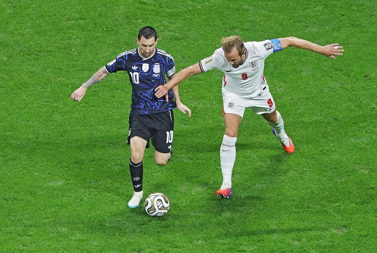 ATLANTA (United States), 15/07/2026.- Lionel Messi of Argentina (L) and Harry Kane of England in action during the FIFA World Cup 2026 semifinals match England against Argentina, in Atlanta, USA, 15 July 2026. EFE/EPA/CRISTOBAL HERRERA-ULASHKEVICH