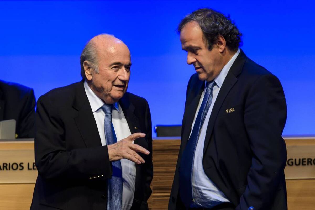 Joseph Blatter, presidente de la Fifa, y Michel Platini, vicepresidente de Fifa y presidente de la Uefa, fueron sancionados por 90 días por el Comité de Ética de la rectora del balompié orbital. (Foto: Archivo / VANGUARDIA LIEBRAL)