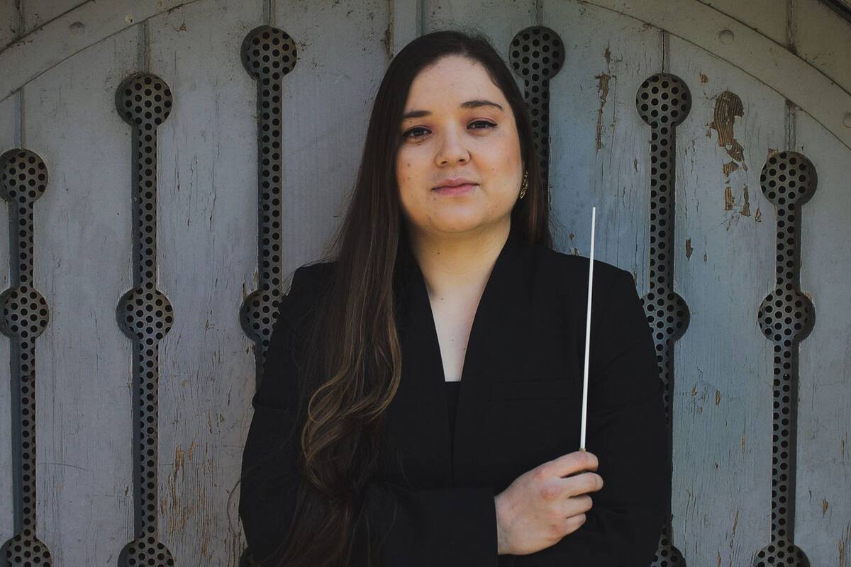 Ana María Patiño-Osorio no solo dirige orquestas, dirige destinos. Foto tomada de redes sociales/VANGUARDIA