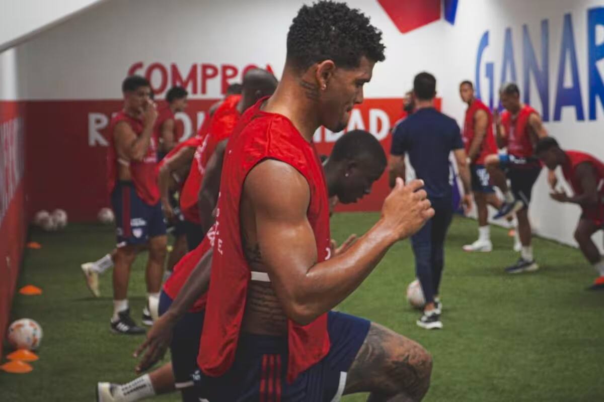 Filtran foto sexual del futbolista cartagenero Rafael Pérez con su esposa. Foto: El Universal.