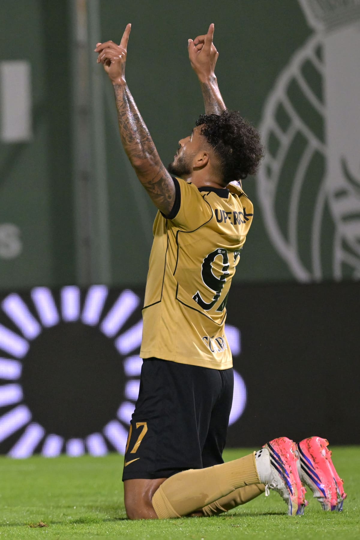 Vila do Conde (Portugal), 28/08/2026.- Sporting's player Luis Suarez celebrates a goal against Rio Ave during their Portuguese First League soccer match, held at Rio Ave FC stadium, in Vila do Conde, Portugal. 28 August 2026. EFE/EPA/FERNANDO VELUDO