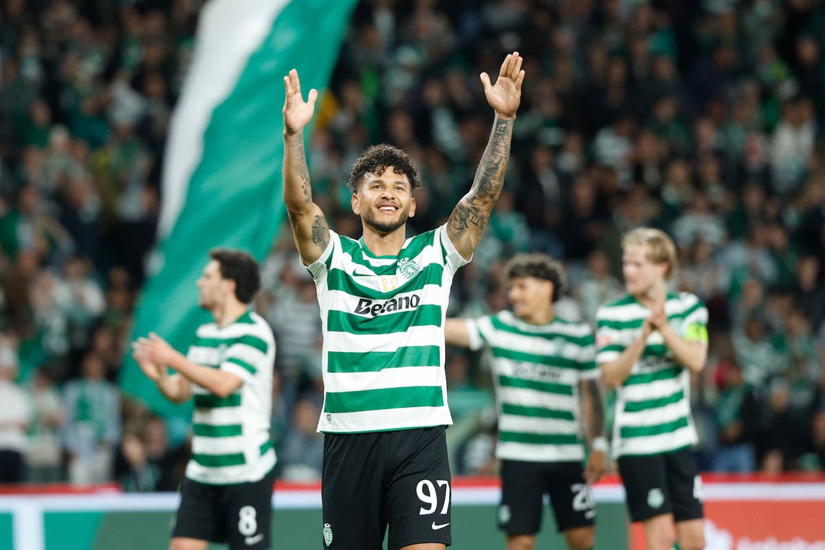 Lisboa (Portugal), 16/05/2026.- Sporting CP's Luis Suarez (C) celebrates scoring the 2-0 goal during the Portuguese First League soccer match between Sporting CP and Gil Vicente, in Lisbon, Portugal, 16 May 2026. (Lisboa) EFE/EPA/ANTONIO PEDRO SANTOS
