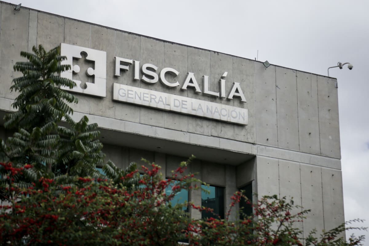 La Fiscalía General de la Nación activó un robusto plan de contingencia para las elecciones presidenciales de este domingo. Más de 5.600 agentes del CTI, fiscales especializados y expertos en ciberseguridad vigilarán las votaciones en todo el país.