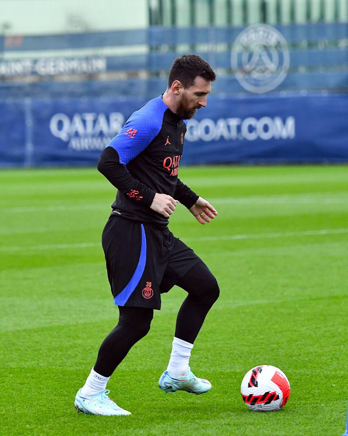 Video: El pasillo de honor del PSG a Lionel Messi.