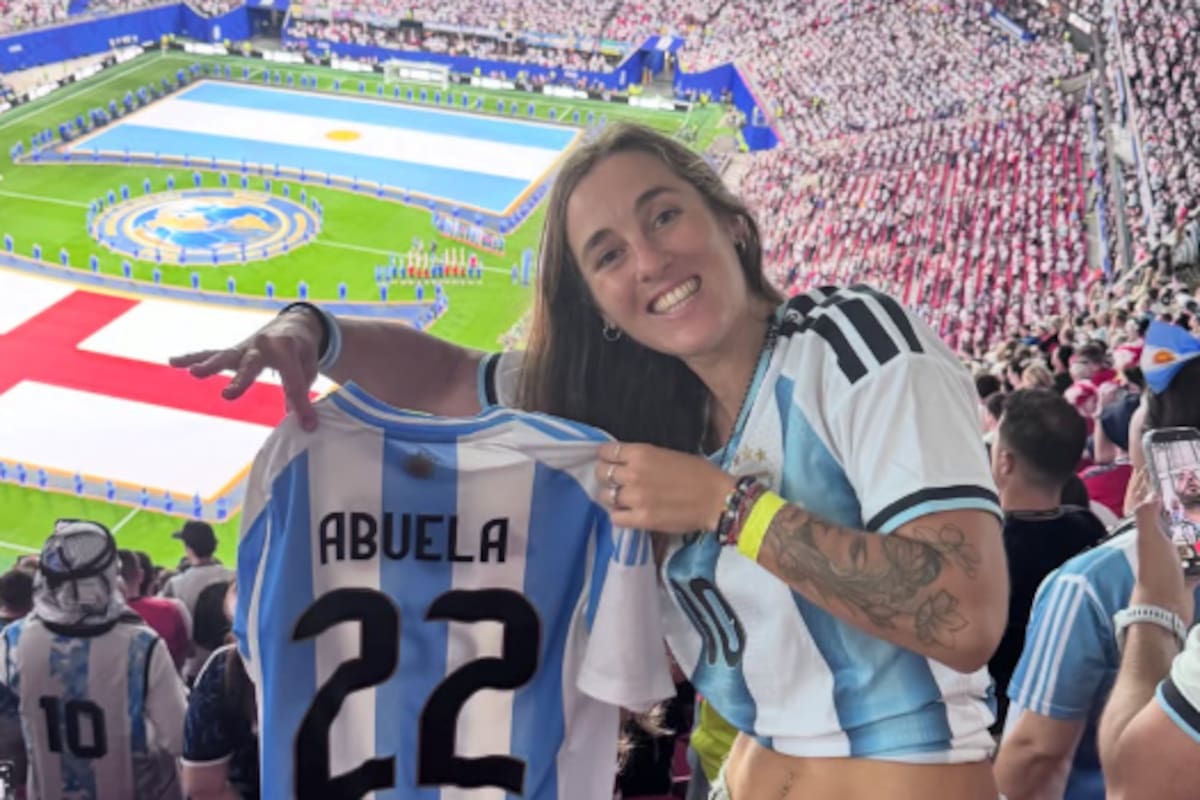 La selección de Argentina está nuevamente en la final de la Copa del Mundo, y junto a los jugadores, cientos de fanáticos persiguen el sueño de volver a salir campeones. Foto: redes de Florencia Moncalvillo.