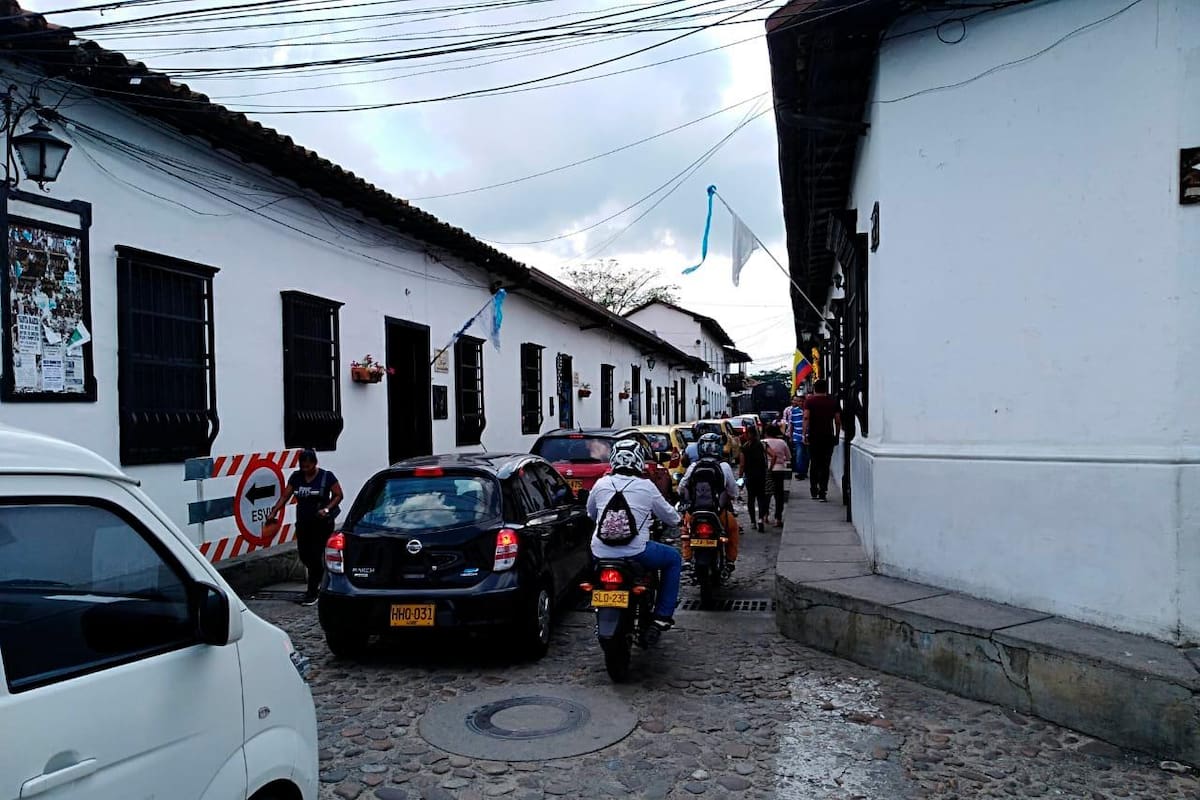 Un total de 300.836 vehículos conformaban el parque automotor de Girón, a diciembre de 2018; de esta cifra, 250.642 eran motocicletas, motocarros, motociclos y cuatrimotos. (Foto: Archivo / VANGUARDIA)
