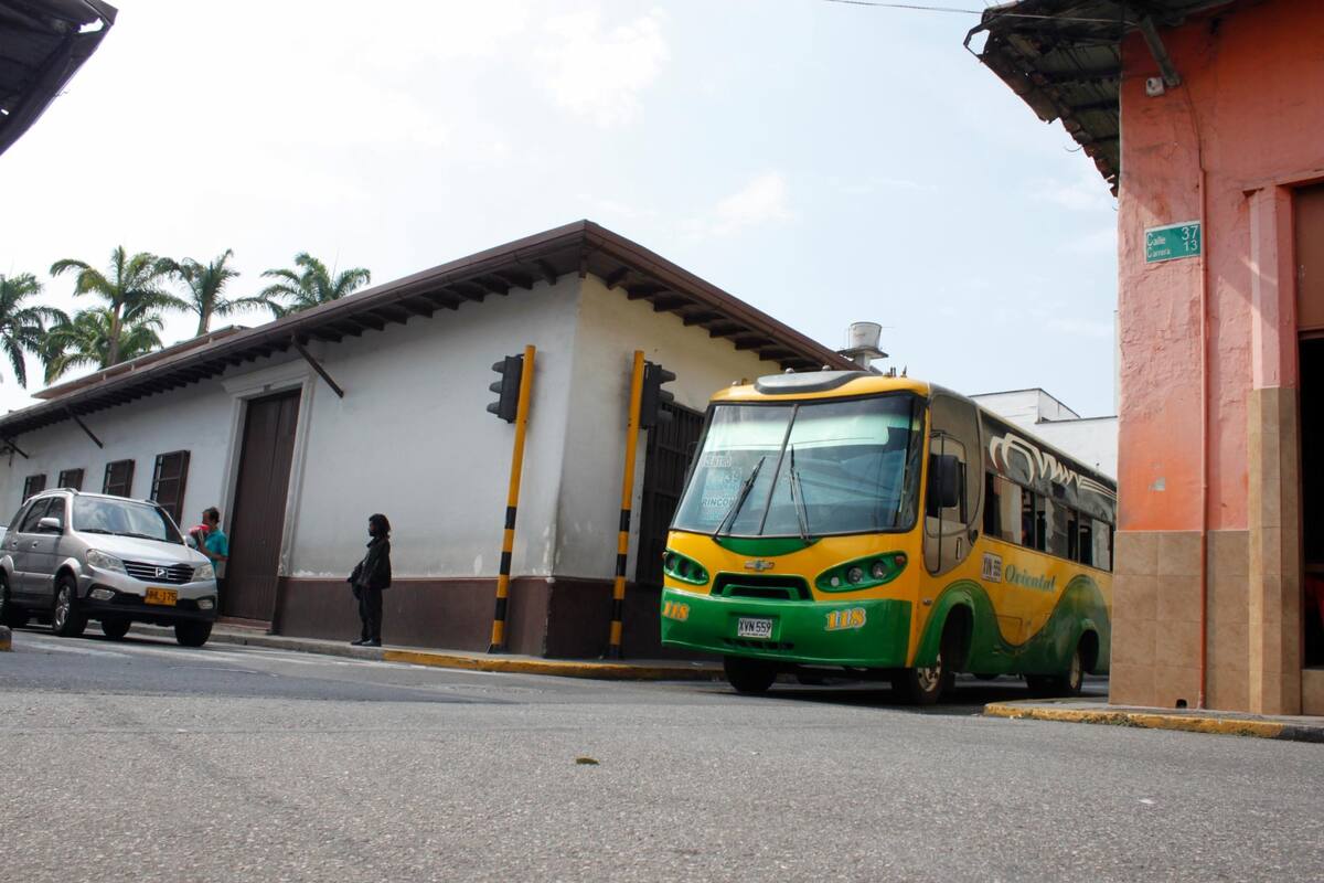 Cuatro de las once empresas de bus urbano habrían perdido cerca de $2.200 millones, durante el pasado mes. (Foto: Jaime del Río / VANGUARDIA)