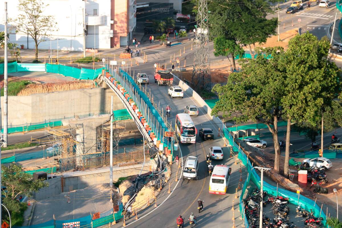 De presentarse algún inconveniente o atraso con la ejecución de los trabajos del izaje de las vigas del puente norte, el cierre se extenderá hasta el miércoles 1 de mayo, de 8:00 p.m. a 5:00 a.m., del siguiente día. (Foto: Fabián Hernández / VANGUARDIA)