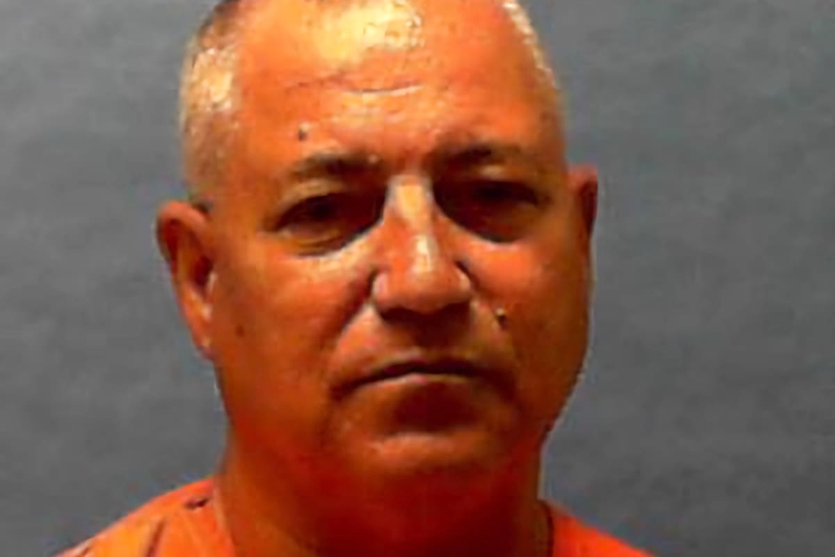 Fotografía cedida por el Departamento de Correcciones de Florida donde aparece el recluso Ronald Heath, de 64 años, quien será ejecutado en una prisión en Raiford en el norte del estado, donde lo condenaron en 1990 por el homicidio de un comerciante cerca de la localidad de Gainesville. Florida aplicará la inyección letal este martes a Ronald Heath, asesino de un vendedor ambulante, lo que representa la primera pena de muerte aplicada este año en el estado, que batió su récord histórico en 2025 con 19 ejecuciones, el 40 % del total nacional. EFE/ Departamento Correcciones Florida /SOLO USO EDITORIAL/ NO VENTAS/ SOLO DISPONIBLE PARA ILUSTRAR LA NOTICIA QUE ACOMPAÑA (CRÉDITO OBLIGATORIO)