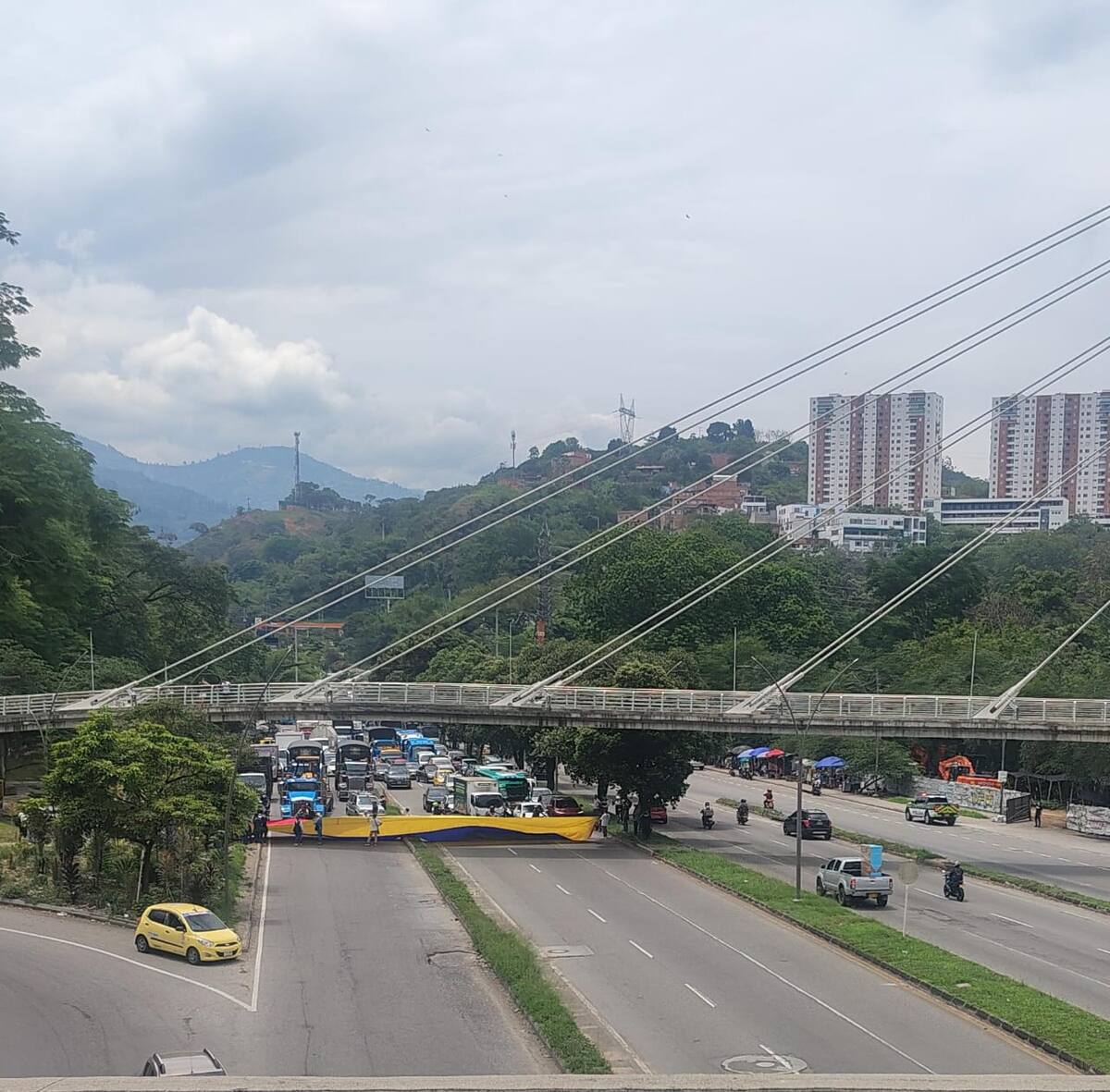 Bloqueos en la Autopista Floridablanca/Piedecuesta. (Foto suministrada / VANGUARDIA)
