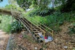 Entre basura, óxido, maleza y riesgo: tres puentes peatonales abandonados en Bucaramanga y Floridablanca