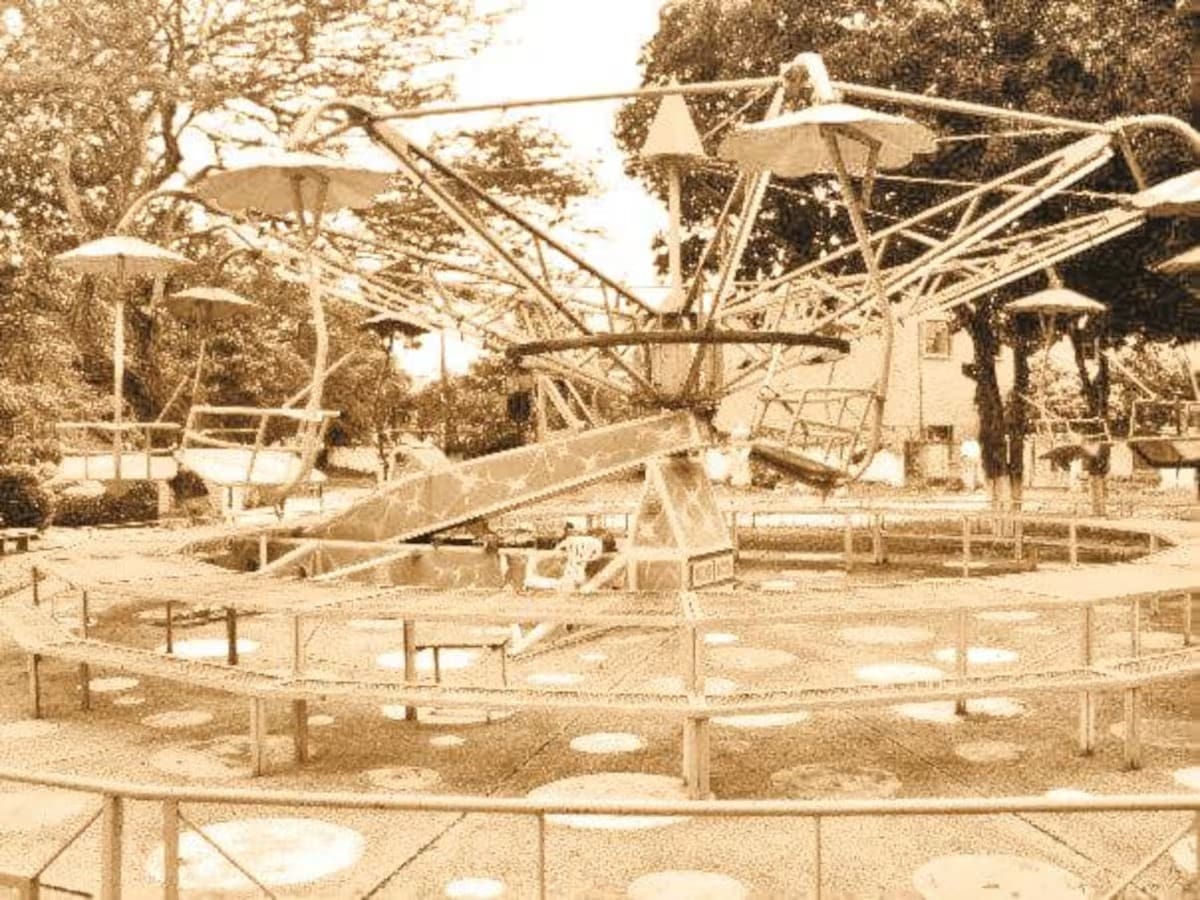 Las sombrillas del viejo Parque Recreacional El Lago. (Archivo / VANGUARDIA)