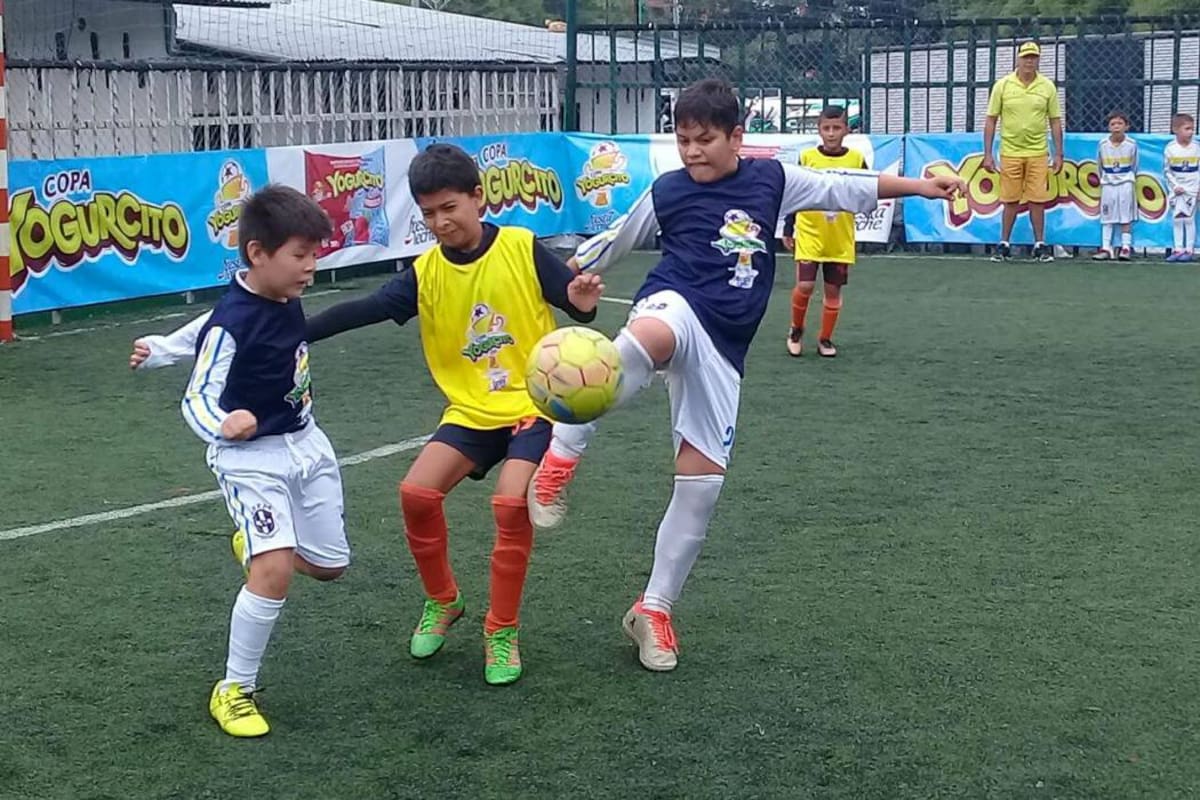 En la eliminatoria de la Copa Yugurcito en Floridablanca se clasificaron los equipos de Petizos FC y Villa Real Santander, en 10 y 12 años, respectivamente. (Foto: Suministrada / VANGUARDIA LIBERAL)