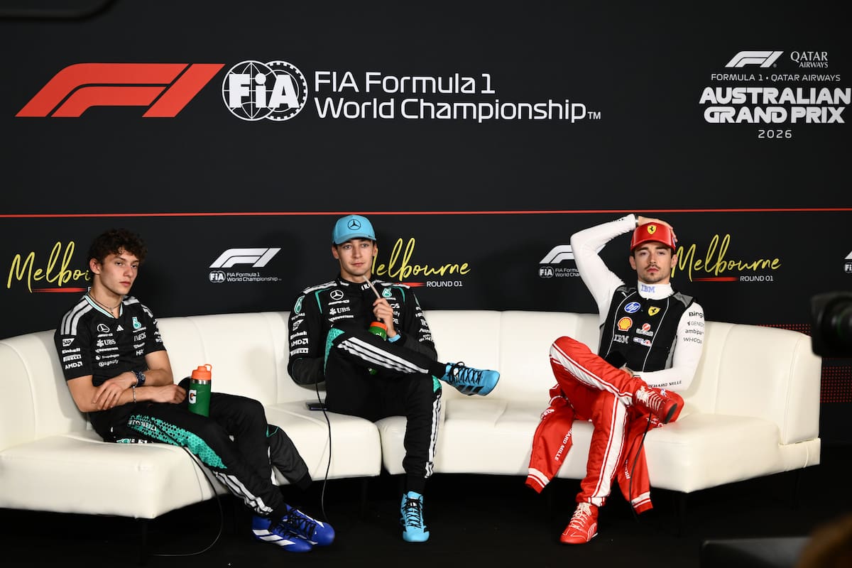 MELBOURNE (Australia), 08/03/2026.- (L-R) Kimi Antonelli of Mercedes, George Russell of Mercedes, and Fernando Alonso of Aston Martin during the drivers press conference following the 2026 Australian Grand Prix at Albert Park Circuit in Melbourne, Australia, 08 March 2026. (Fórmula Uno) EFE/EPA/JOEL CARRETT EDITORIAL USE ONLY AUSTRALIA AND NEW ZEALAND OUT