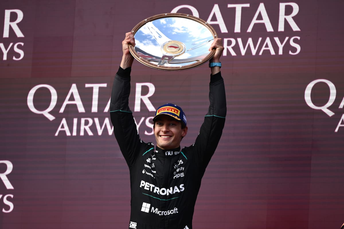 MELBOURNE (Australia), 08/03/2026.- Mercedes-AMG PETRONAS Formula One Team driver George Russell celebrates on the podium after winning the 2026 Australian Grand Prix at Albert Park Circuit in Melbourne, Australia, 08 March 2026. (Fórmula Uno) EFE/EPA/JOEL CARRETT EDITORIAL USE ONLY AUSTRALIA AND NEW ZEALAND OUT