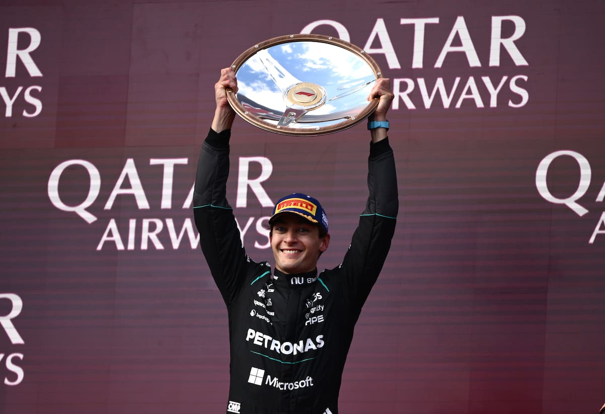 MELBOURNE (Australia), 08/03/2026.- Mercedes-AMG PETRONAS Formula One Team driver George Russell celebrates on the podium after winning the 2026 Australian Grand Prix at Albert Park Circuit in Melbourne, Australia, 08 March 2026. (Fórmula Uno) EFE/EPA/JOEL CARRETT EDITORIAL USE ONLY AUSTRALIA AND NEW ZEALAND OUT