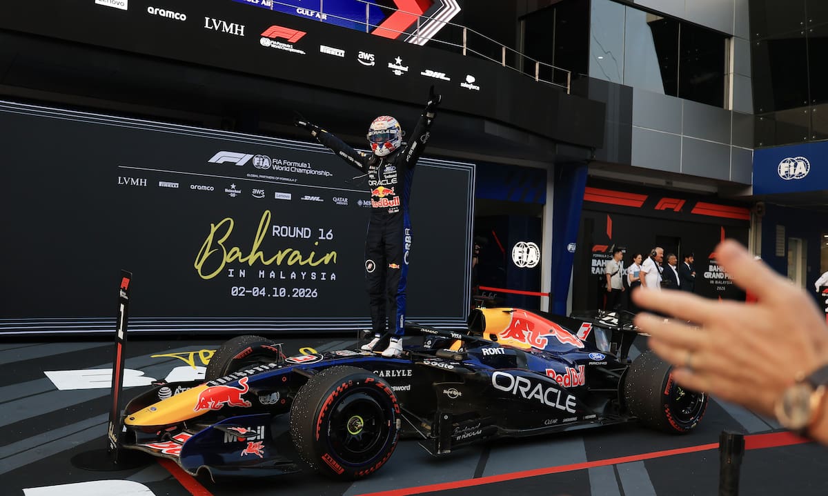 SEPANG (Malaysia), 04/10/2026.- Red Bull Racing driver Max Verstappen of Netherlands celebrates after winning the 2026 Formula 1 Bahrain Grand Prix race at the Sepang International Circuit in Malaysia, in Sepang, Malaysia, 04 October 2026. (Fórmula Uno, Bahrein, Malasia, Países Bajos; Holanda) EFE/EPA/FAZRY ISMAIL