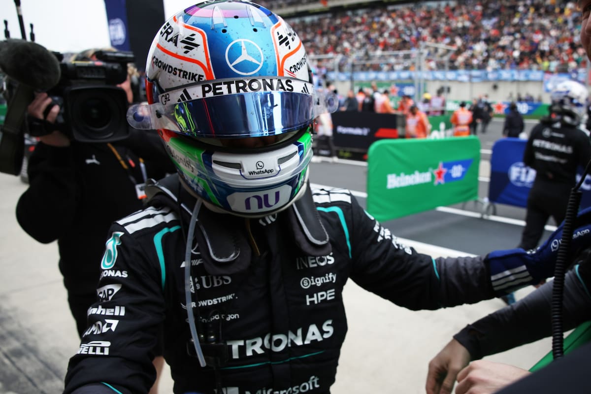 SHANGHAI (China), 15/03/2026.- Mercedes driver Andrea Kimi Antonelli of Italy celebrates with his teammates after winning the 2026 Formula 1 Chinese Grand Prix, in Shanghai, China, 15 March 2026. The 2026 Formula 1 Chinese Grand Prix is held at the Shanghai International Circuit racetrack on 15 March. (Fórmula Uno, Italia) EFE/EPA/ANDRES MARTINEZ CASARES
