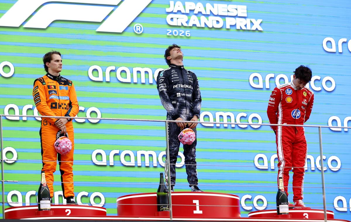 SUZUKA (Japan), 29/03/2026.- (from L) Second placed McLaren driver Oscar Piastri of Australia, winner Mercedes driver Andrea Kimi Antonelli of Italy and third placed Scuderia Ferrari driver Charles Leclerc of Monaco on the podium after the Formula 1 Japanese Grand Prix at the Suzuka International Racing Course racetrack in Suzuka, Japan, 29 March 2026. (Fórmula Uno, Italia, Japón) EFE/EPA/FRANCK ROBICHON