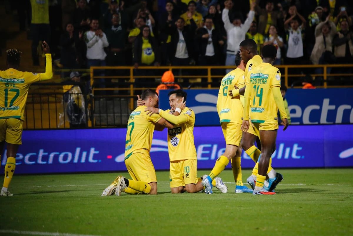 Atlético Bucaramanga superó 2-0 a Fortaleza, en la cuarta fecha del Grupo B de los cuadrangulares semifinales de la Liga BetPlay II de 2025 y con siete puntos pelea la posibilidad de llegar a la final, con Deportes Tolima, que suma 10 unidades.