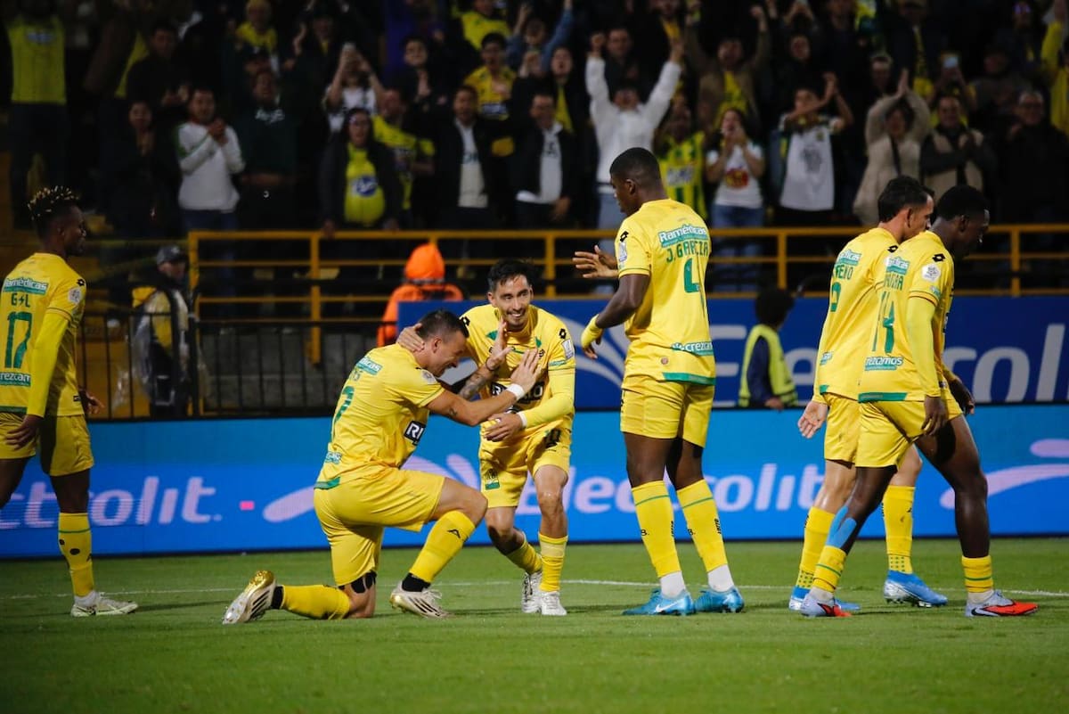 Atlético Bucaramanga superó 2-0 a Fortaleza, en la cuarta fecha del Grupo B de los cuadrangulares semifinales de la Liga BetPlay II de 2025 y con siete puntos pelea la posibilidad de llegar a la final, con Deportes Tolima, que suma 10 unidades.