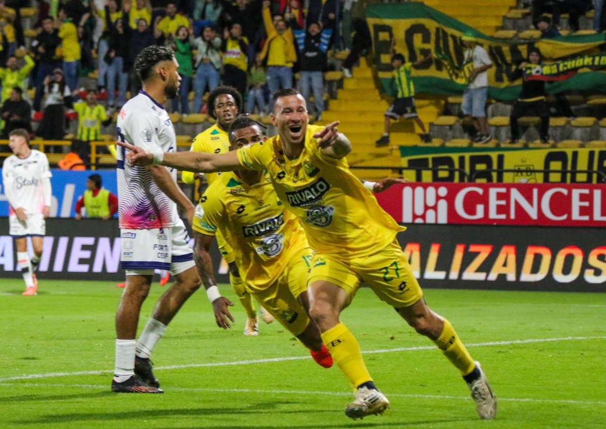 Atlético Bucaramanga superó 2-0 a Fortaleza, en la cuarta fecha del Grupo B de los cuadrangulares semifinales de la Liga BetPlay II de 2025 y con siete puntos pelea la posibilidad de llegar a la final, con Deportes Tolima, que suma 10 unidades.