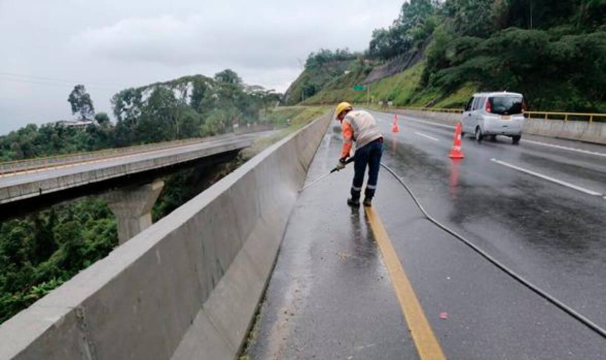 Suministrada / Hidrolavado de muros