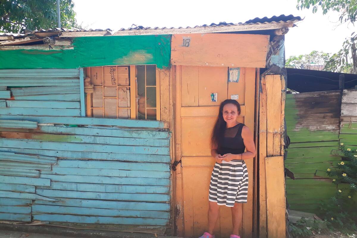 María Isabel Pedraza, damnificada por la ola invernal de 2005, todavía vive en un rancho que construyera junto a su esposo. ¡Sigue esperando el apoyo del gobierno!